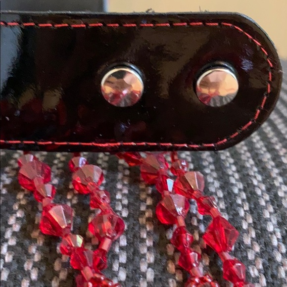 Patent leather beaded necklace - Picture 8 of 8